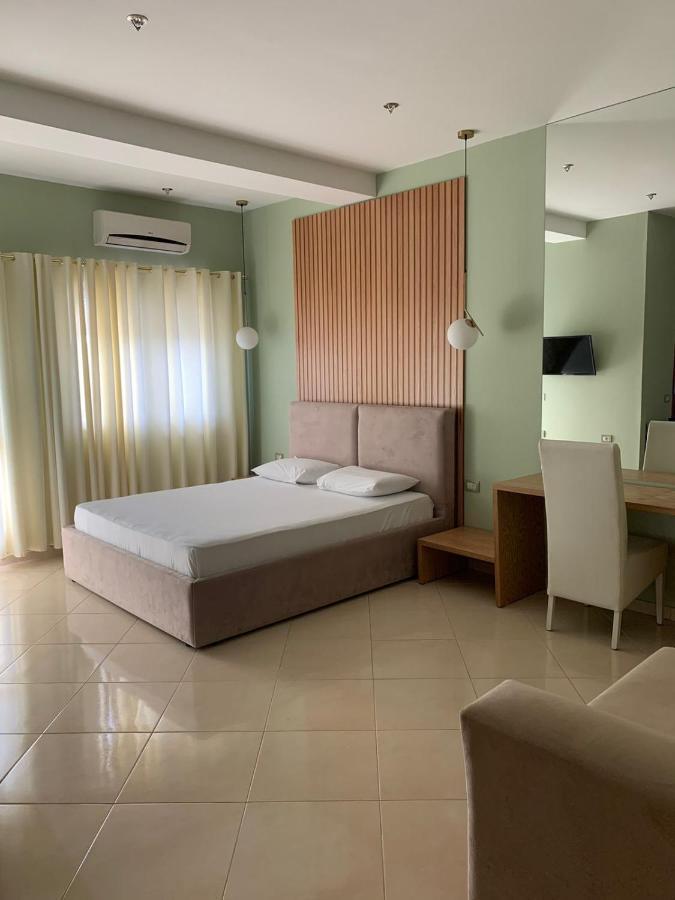 Hotel Kaloshi Mezez エクステリア 写真