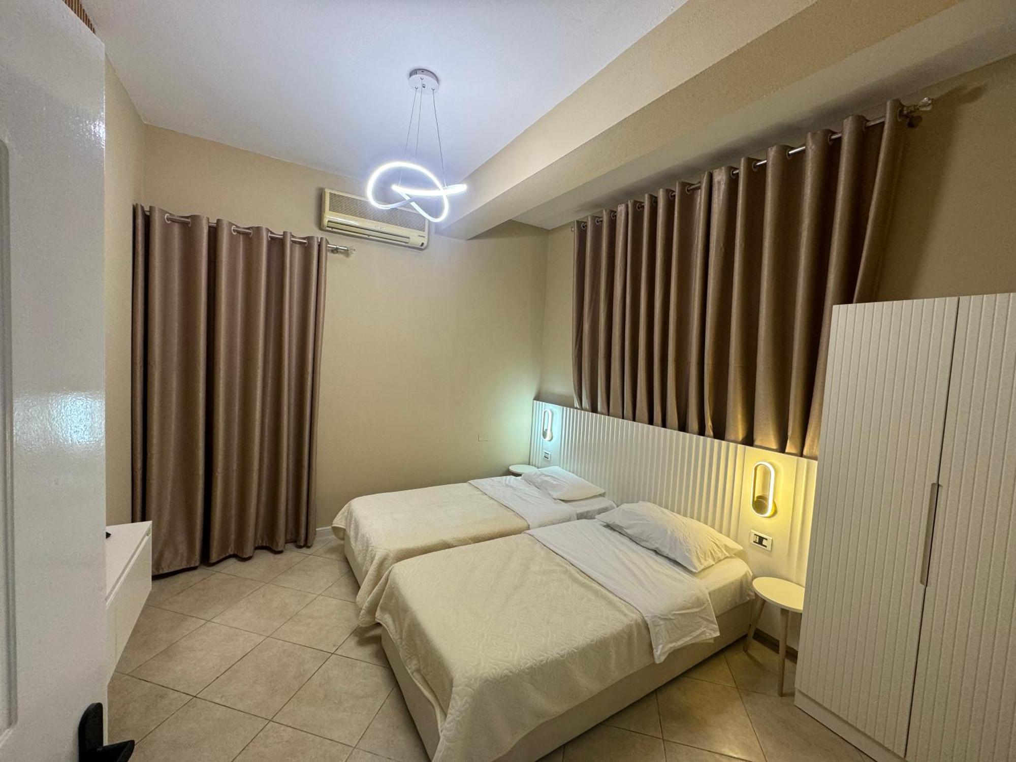 Hotel Kaloshi Mezez エクステリア 写真