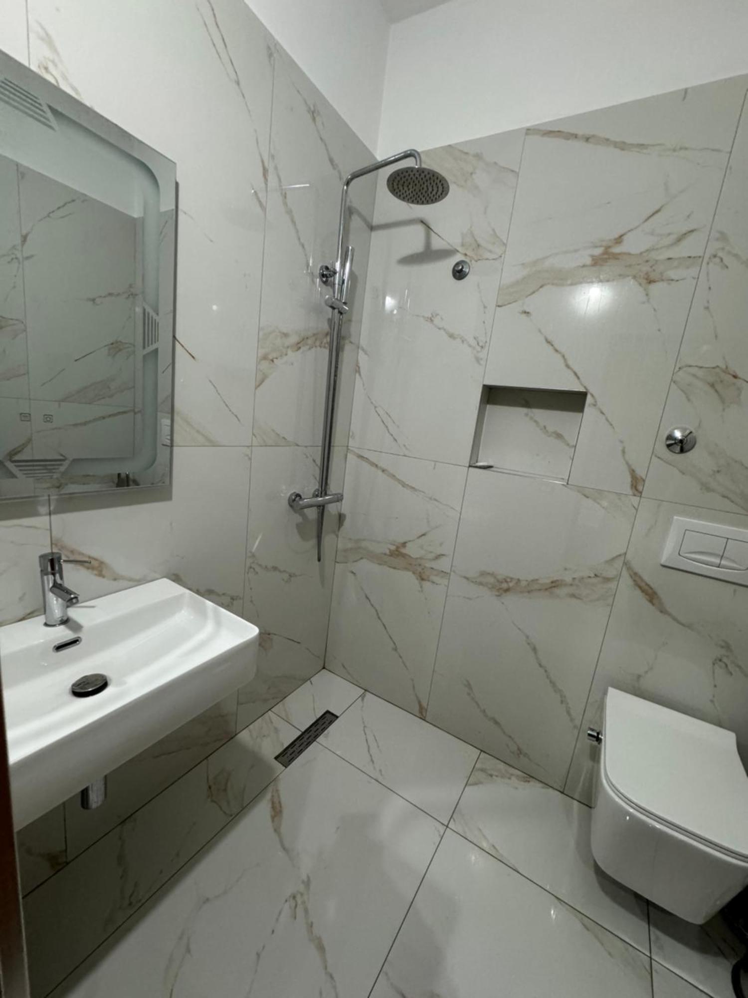 Hotel Kaloshi Mezez エクステリア 写真